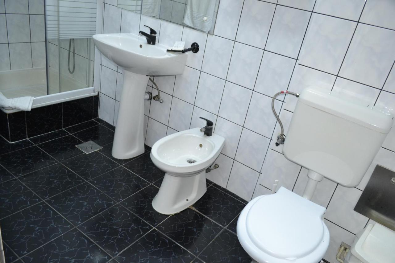 Casa Vinga - Restaurant&Jacuzzi Otel Poiana Braşov Dış mekan fotoğraf