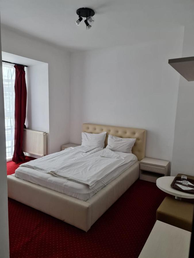 Casa Vinga - Restaurant&Jacuzzi Otel Poiana Braşov Dış mekan fotoğraf